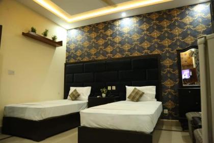 Hotel Pak Continental - image 12