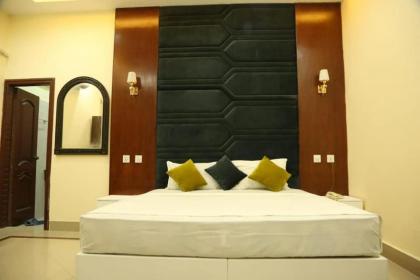 Hotel Pak Continental - image 9