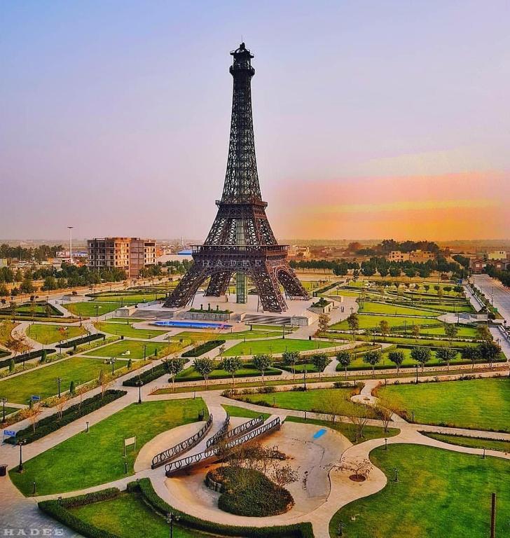 Burj Al Bahria Town Luxury Suites - image 4