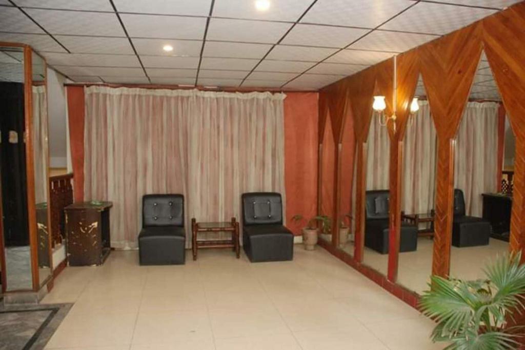 Hotel Royal Plaza - Shadman - image 3