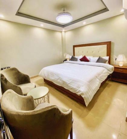 Grand luxury Hotel - image 10