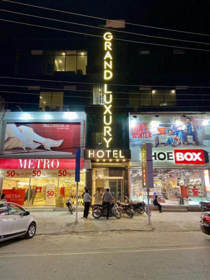 Grand luxury Hotel - image 11