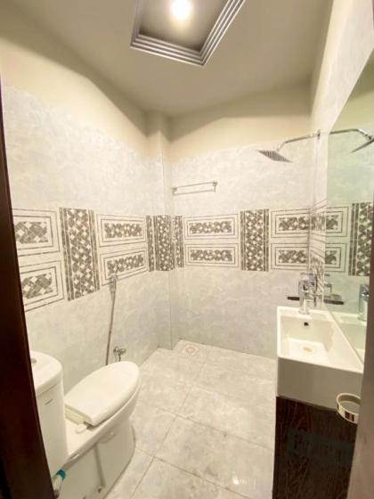 Grand luxury Hotel - image 14