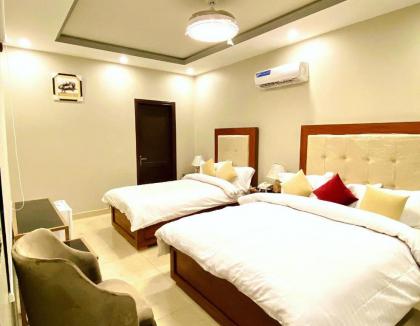 Grand luxury Hotel - image 19