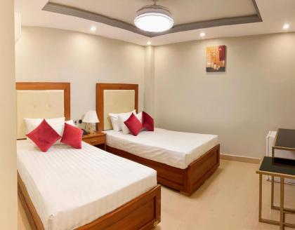 Grand luxury Hotel - image 3