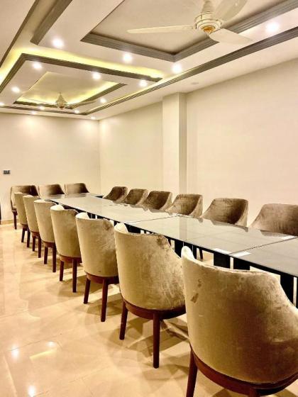 Grand luxury Hotel - image 5