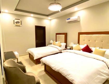 Grand luxury Hotel - image 7