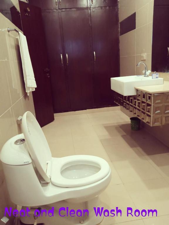 Hotel Royal one Multan - image 2