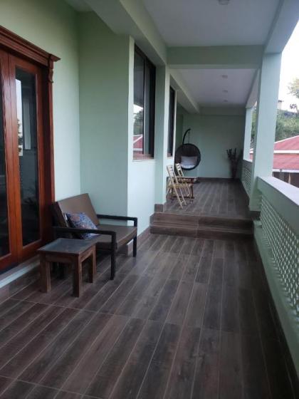 Mountain View House - image 11