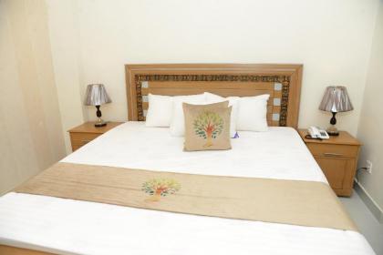 Park View Hotel Gulberg - image 5