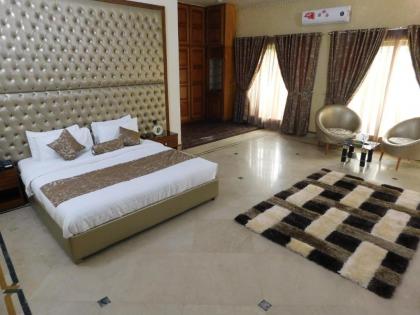 Casa Blanca Executive - image 2