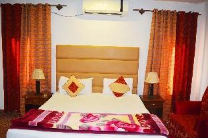 Excellent House for Business men and Families Stay - image 6