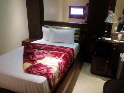 Bling International Hotel Multan - image 14