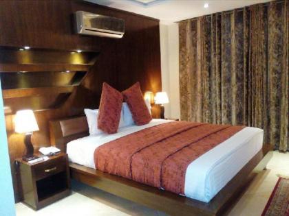 Bling International Hotel Multan - image 19
