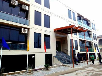 Bling International Hotel Multan - image 7
