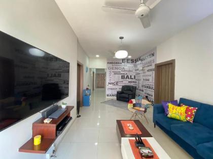 Zaha Home - Brightmodern3br family-friendly apt Karachi