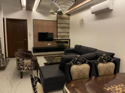 Royal Three-Bedroom Villa Dha Phase 6 Lahore - image 23