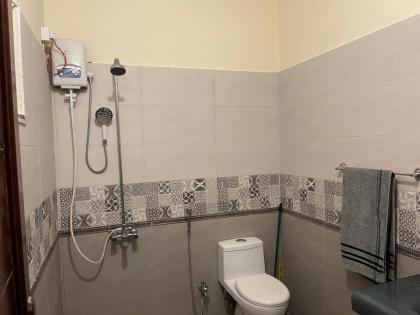 Lovely 1-Bed House in Lahore - image 7