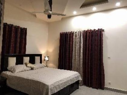 Spring Edge Villa - Deluxe Double Room Islamabad