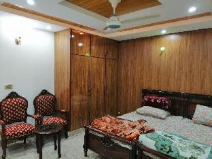 Furnished Portion with Lounge & Balcony - Homestay - image 8