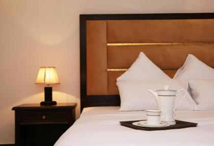 Luxury 3 Bedrooms Apartment - image 19