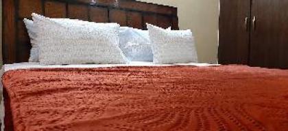 Private Apartment  2 bed  Margalla view  E-11 - image 2