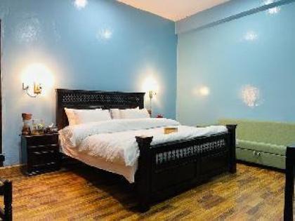 Offering views of the Mushkpuri Peak cozy rooms.