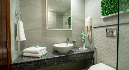Hotel One Tower Gulberg - image 13