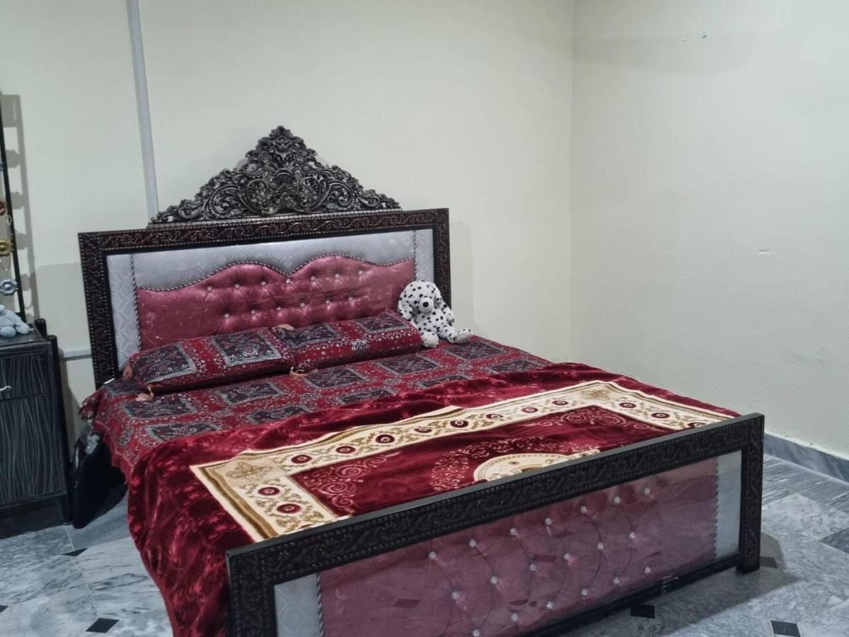 Beautiful 3-Bed Apartment in Gujar Khan - image 7