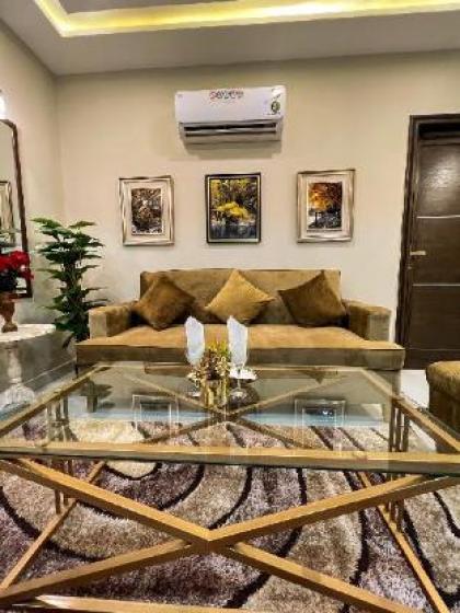 Luxury Furnished One Bedroom Appartment - image 12