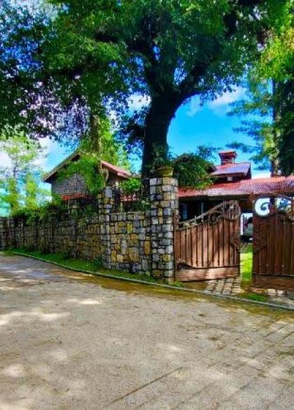 The Last Resort a 4 bed retreat 