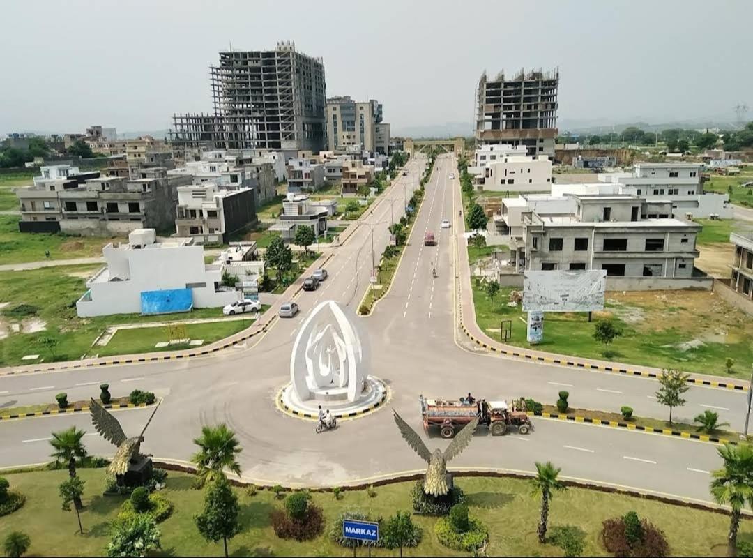Fasil-Town Rooms Near Isb Air port - image 2