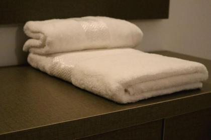 Hotel style twin-rooms in the most secure place! - image 6