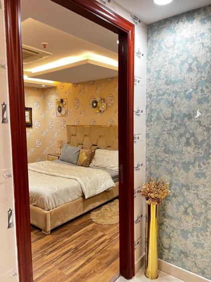 Luxury 1 Bedroom Apartment Gold Crest Mall And Residency DHA - image 10