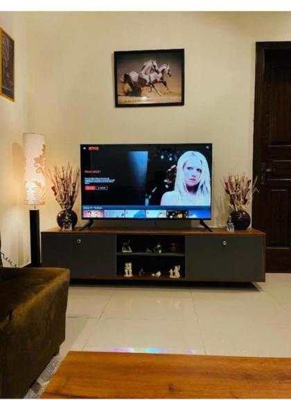 Luxurious Modern Apartments - image 21