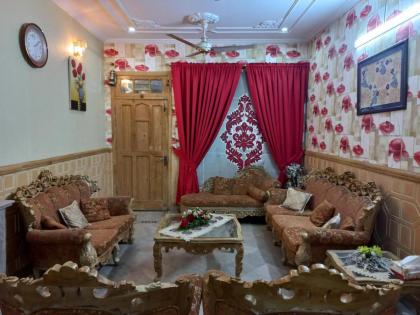 3 Bedroom House right In-between Twin Cities - image 21