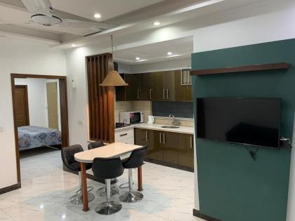 Bloom Family Suites - image 1