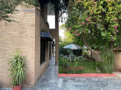 Riviera Courtyard Guest House Islamabad - image 16