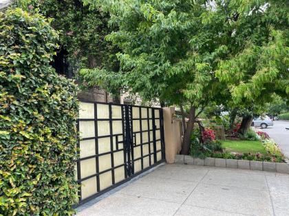 Riviera Courtyard Guest House Islamabad - image 8