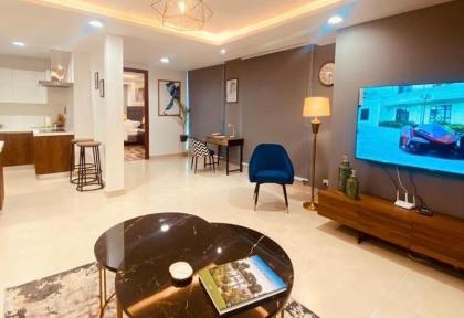 Sky Vista Apartments in Gold Crest Mall DHA - Skyline Views