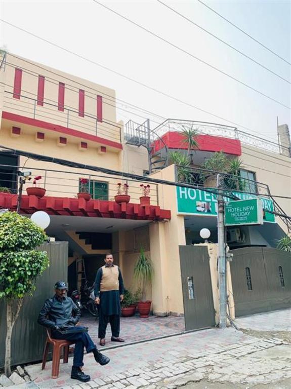 Hotel New Holiday - main image