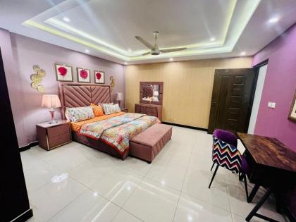 Luxury Apartments Available - image 8
