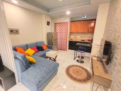 Luxurious & Cozy 1BHK Apartment Wi-FiSmart TV 