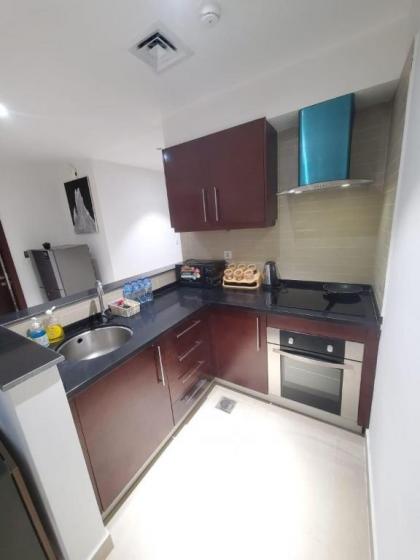 Flat in the Heart of the City - image 9