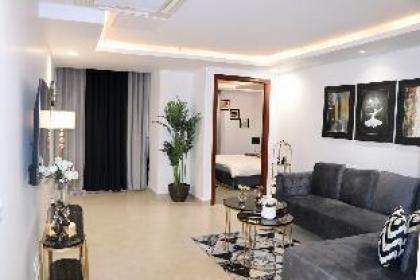 One Bed Luxury Apartment in DHA - image 2