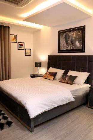 One Bed Luxury Apartment in DHA - image 3