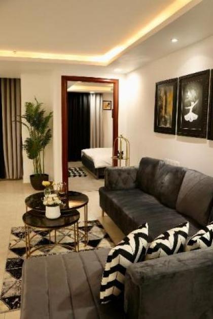 One Bed Luxury Apartment in DHA - image 4