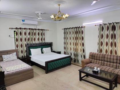 Karachi Family Guest House - image 12