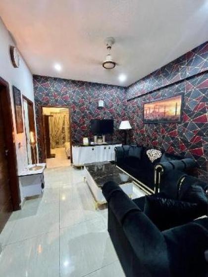 Lavish 2 Bed Apartment - image 13