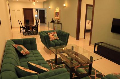 Ghumo - 3BR APT Main Shahrah-e-Faisal Karachi 